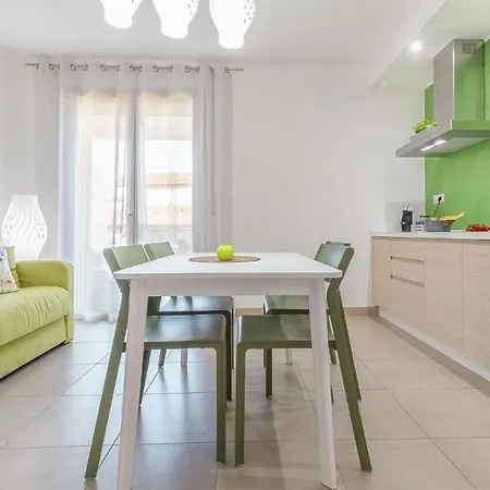 Skyfive Earth Apartment *